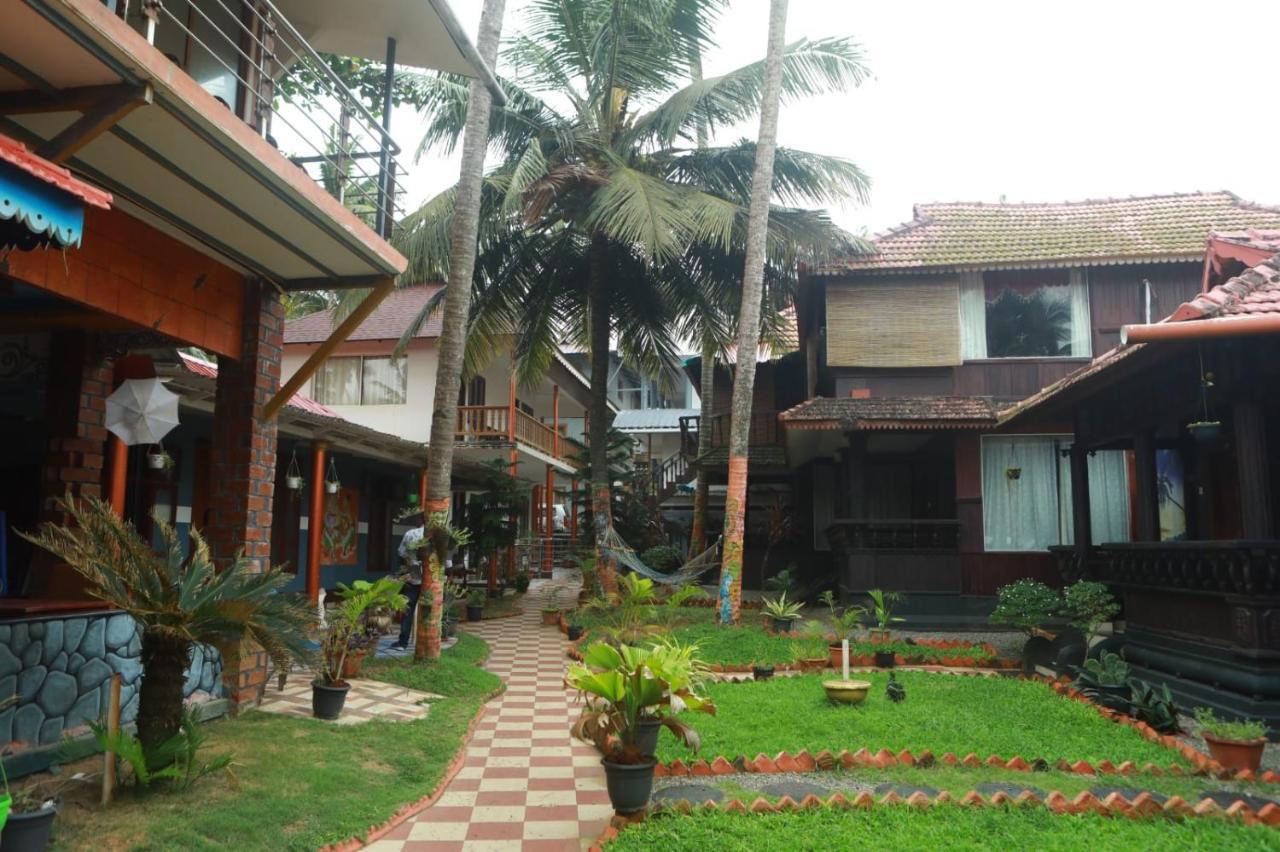 Black Beach Resort Varkala Buitenkant foto