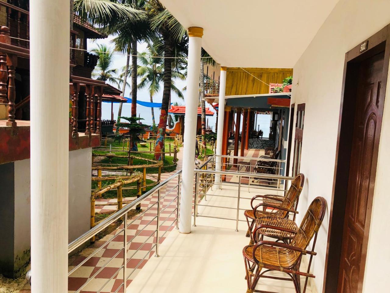 Black Beach Resort Varkala Buitenkant foto