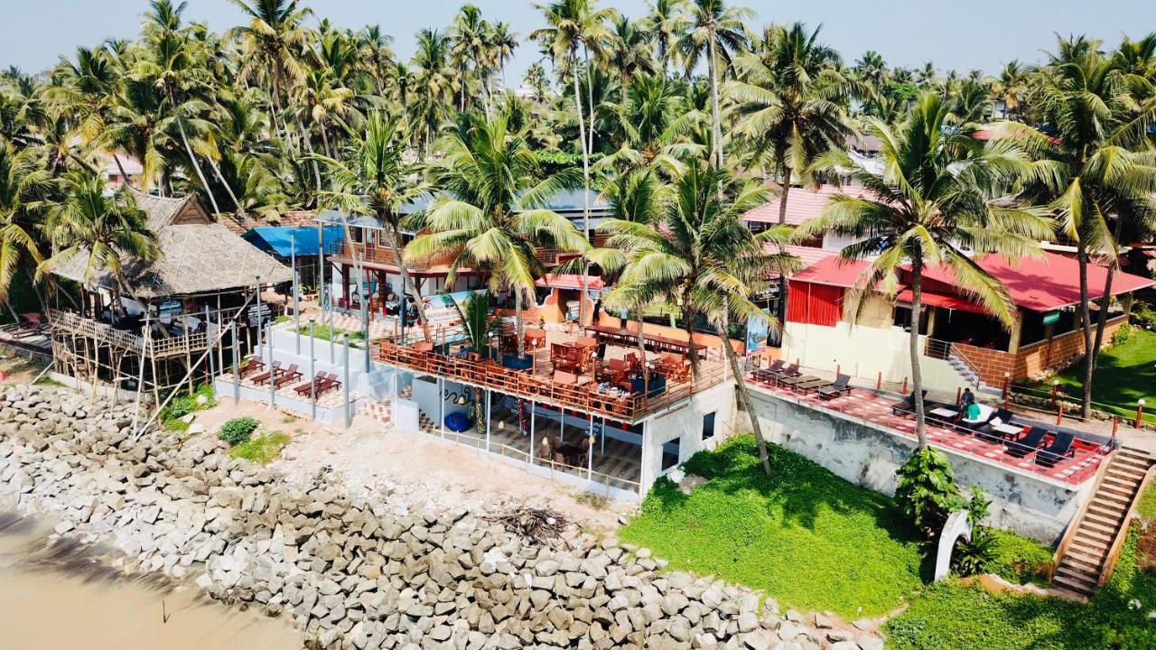 Black Beach Resort Varkala Buitenkant foto