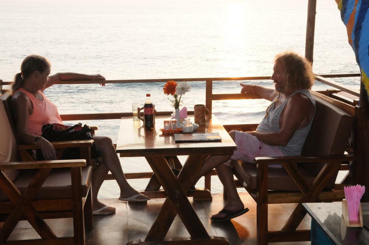 Black Beach Resort Varkala Buitenkant foto